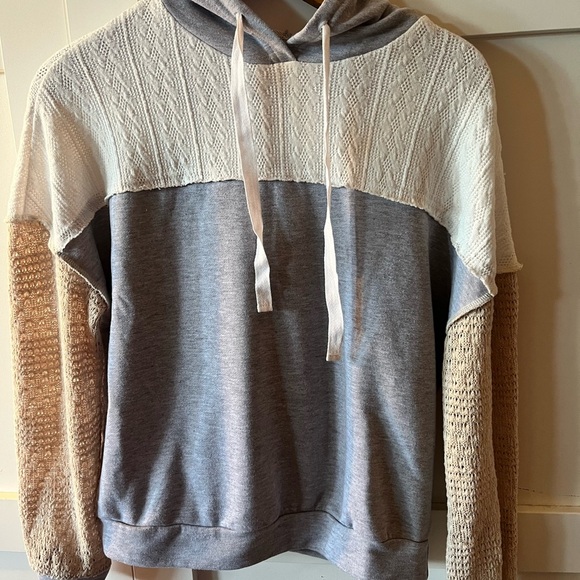 Gray and Cream Knit women’s Sweater - Picture 1 of 3